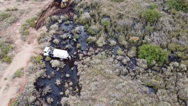  El derrame de petróleo en Río Negro superó los 3 millones de litros y desnudó el extractivismo feroz