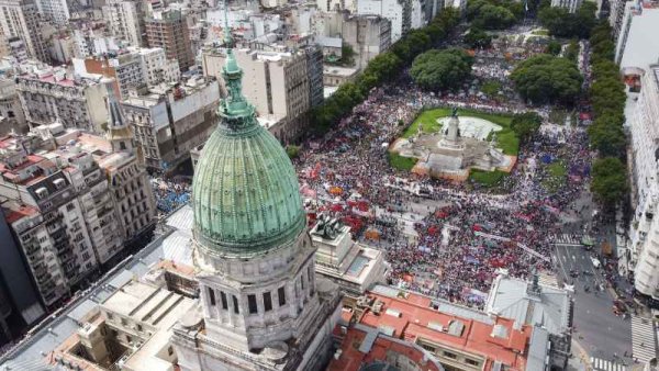 Acuerdo con el FMI: “Contra el discurso de estos días, no olvidemos nuestra historia”