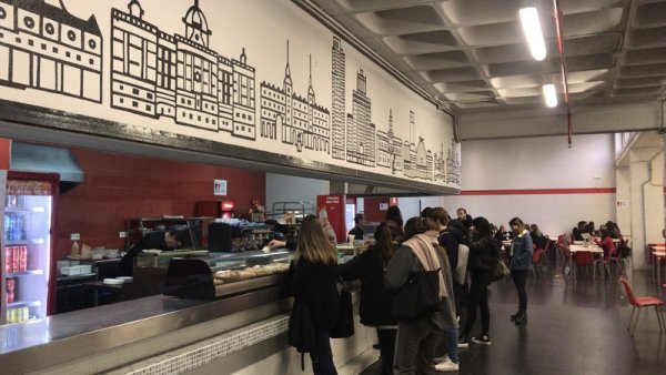 Trabajadoras de las cafeterías de la Complutense de Madrid: “la empresa no paga nuestras nóminas”