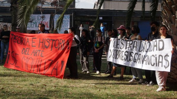 Estudiante de la U. de Chile: “Tenemos que pelear por la triestamentalidad y por las demandas de los funcionarios, porque sin ellos no hay educación”