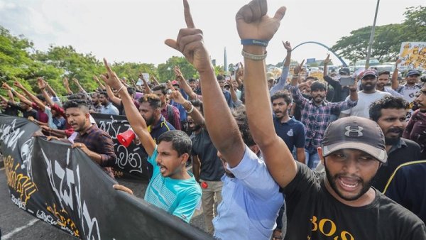 Renunció el primer ministro de Sri Lanka tras semanas de protestas