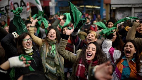 ¿Por qué un pañuelo verde es el símbolo del aborto legal? 