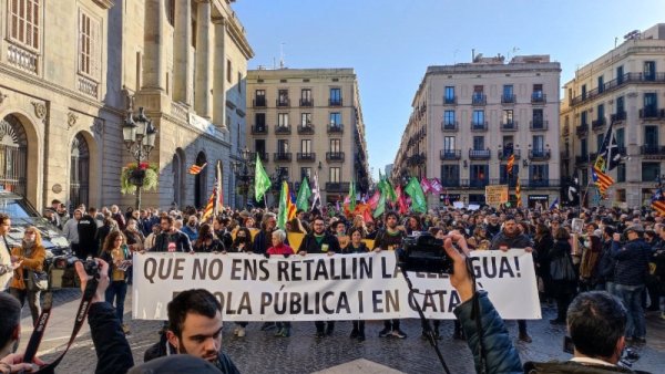 25M: Las estudiantes vamos a la huelga con el profesorado: ¡acabemos con los recortes y desobedezcamos la sentencia contra el catalán!