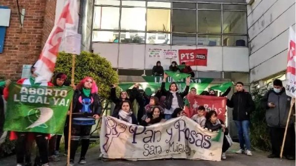 UNGS: Pañuelazo y concentración contra la proscripción de la izquierda y los estudiantes