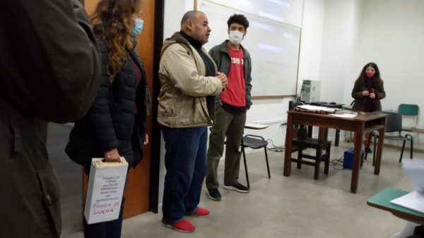 UNLP: solidaridad de estudiantes con trabajadores municipales en conflicto de Berazategui