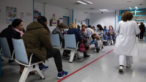 Eternas listas de espera en atención de urgencia y de salud mental: ¿quiénes son los verdaderos responsables?