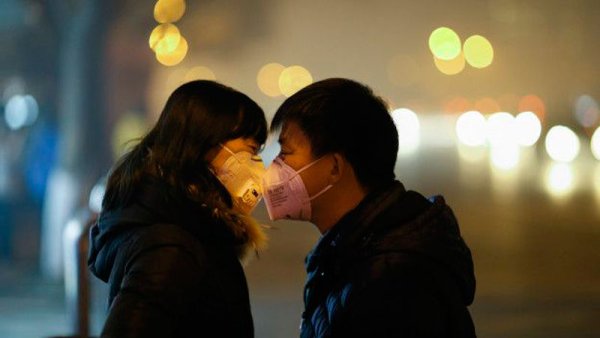 Declaran alerta roja en China por niebla contaminante que cubre Pekín