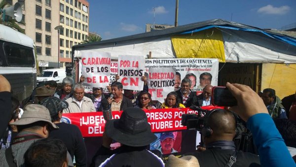 Exige la Caravana Motorizada libertad a más de 30 maestros de la CNTE