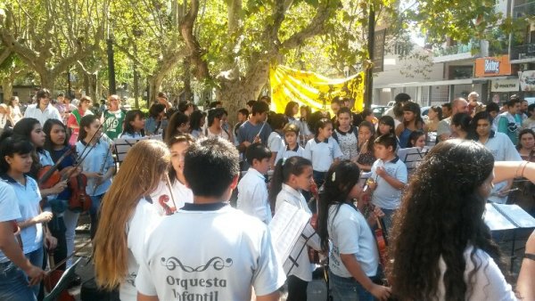 Las orquestas y coros del Bicentenario de Quilmes se hicieron oír 