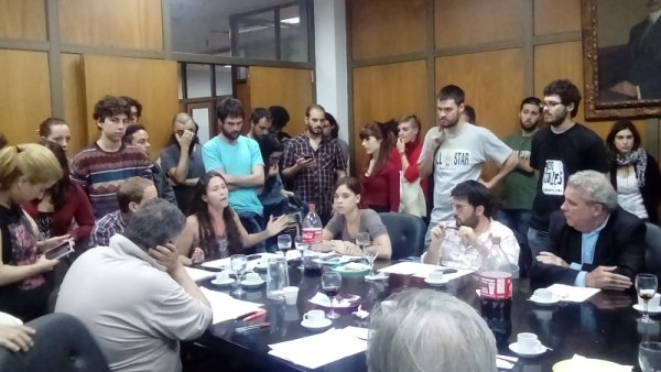 UBA: Filosofía y Letras contra el golpe en Brasil