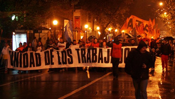 Mendoza: se realizó la segunda marcha de antorchas contra Cornejo