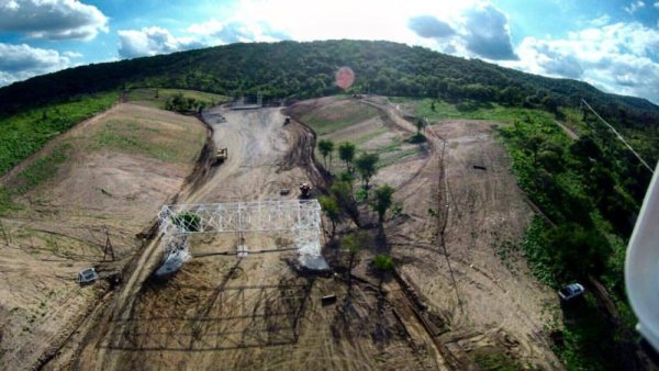 Clausuran por desmontes ilegales las obras del Orfeo Park