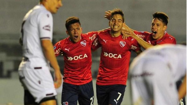 Rojo copado: derrotó a Lanús y pasa a octavos