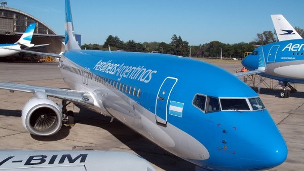 Los pilotos paralizan vuelos de Aerolíneas Argentinas y Austral