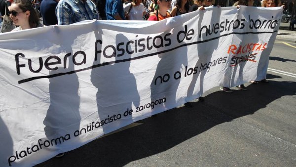 Agresión fascista a ocho jóvenes en Zaragoza con una pistola táser