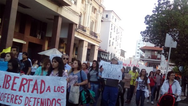 Salta: importante movilización por la libertad de los choferes de la UTA