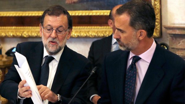 Felipe VI apura la abstención del PSOE