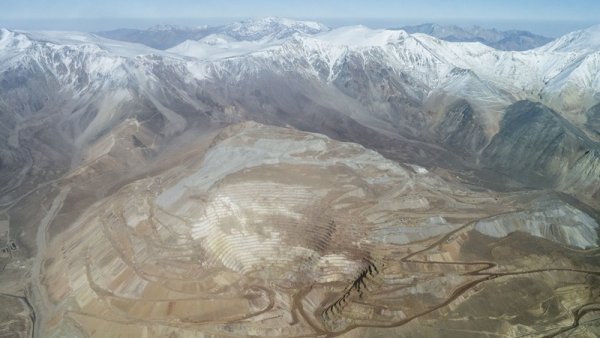 Informe del Gobierno indica más de 40 proyectos mineros en zonas glaciares y periglaciares