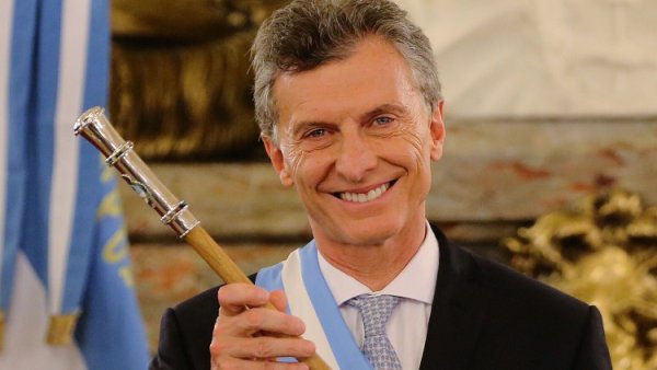 Un año de Macri: de “sincerar” con alegría al desconcierto ante la recesión 