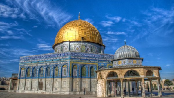 Nuevo ataque contra Palestina: Trump quiere trasladar embajada estadounidense a Al-Quds