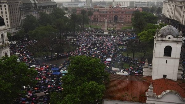 Filosofía y Letras UBA: adhiere y convoca al #ParoInternacionalDeMujeres