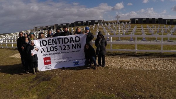 La Comisión por la Memoria viajó a Malvinas por los 123 soldados NN