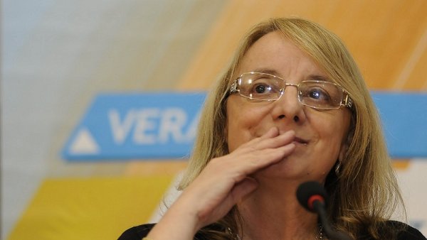 Santa Cruz: Alicia Kirchner ofrece un aumento miserable a los docentes