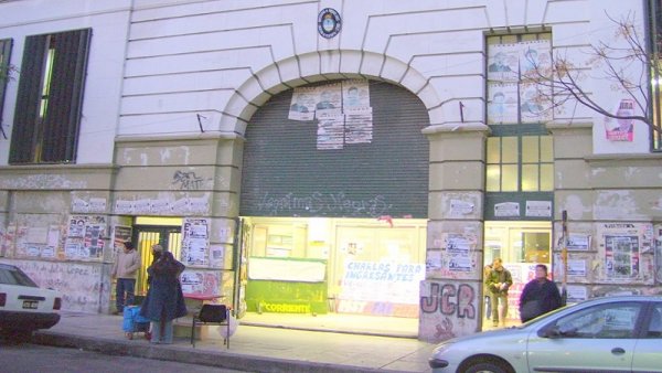 Filosofía y Letras UBA: quieren elegir directores de carreras en silencio y a puertas cerradas