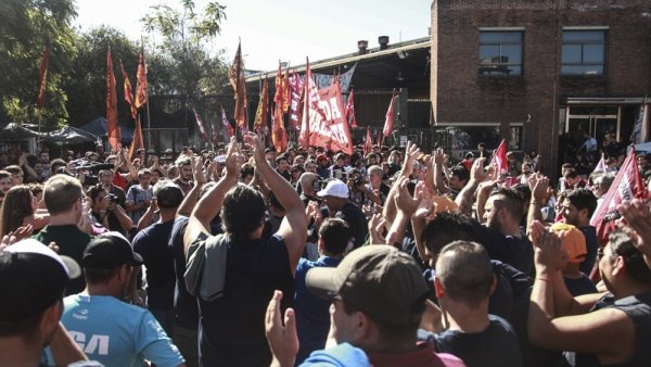 AGR-Clarín: los trabajadores convocan a un acto hoy en la puerta de la planta