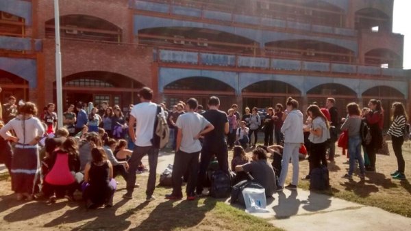 Artes y Diseño UNCuyo: Asamblea estudiantil frente a la crisis edilicia