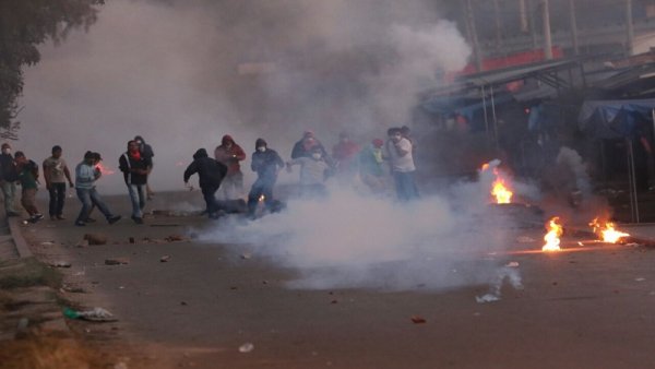 Paro regional en Camiri, con bloqueo de caminos, lleva más de 20 días 