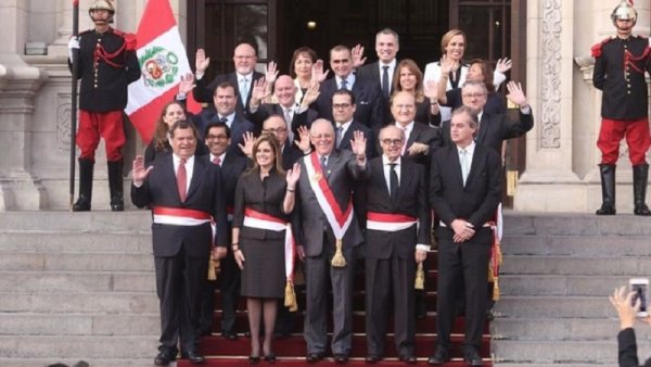 Nuevo gabinete en el Perú 