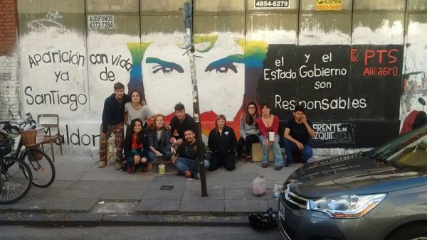 Almagro: jornada mural por Santiago Maldonado