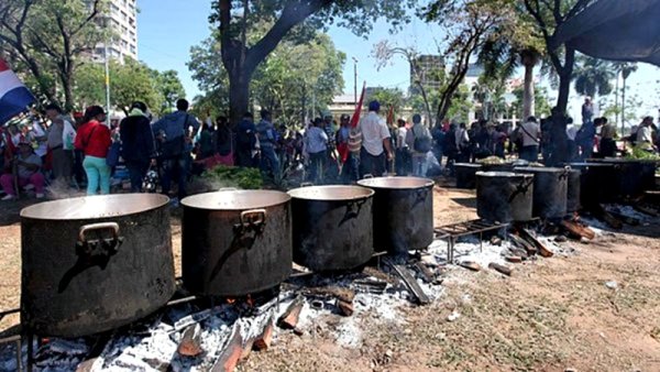 Ley de Emergencia Alimentaria: movimientos sociales reclaman con ollas populares