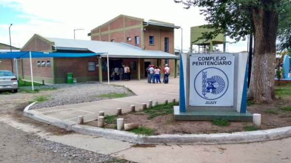 Grave: 25 obreros del Ingenio La Esperanza pasarían la Navidad detenidos en penal de Jujuy