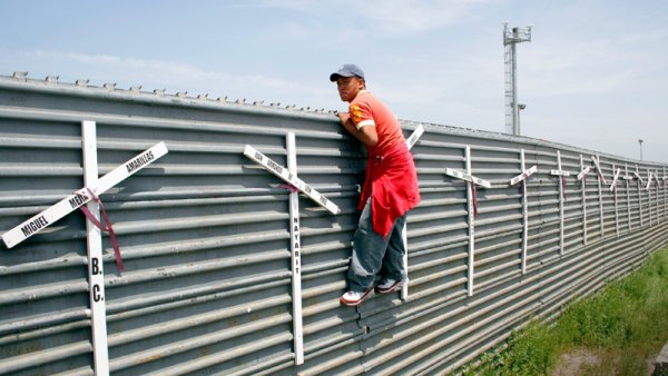 Trump propone legalizar 1,8 millones de inmigrantes a cambio de US$ 25.000 millones para el muro con México