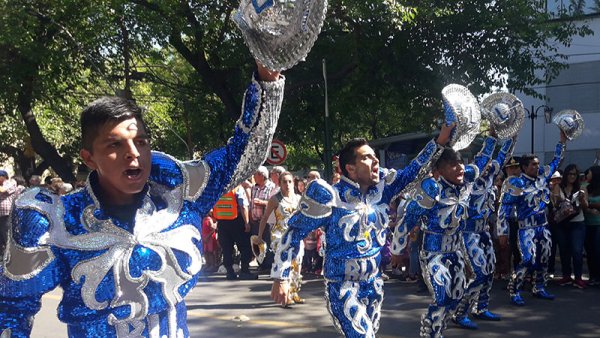 Xenofobia: no permitieron que las comparsas de la comunidad boliviana bailen en #Vendimia2018 en Mendoza