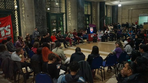 Gran asamblea de trabajadores y estudiantes de la salud con Myriam Bregman