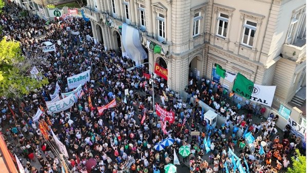 Trabajadores del Hospital Bonaparte alertan que los despidos atentan contra el normal funcionamiento