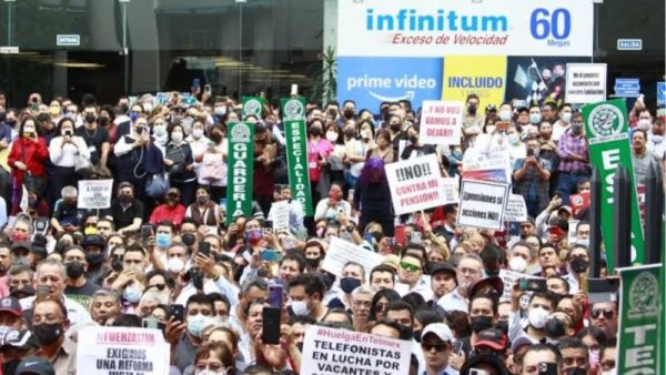 Democracia y Convención Nacional telefonista