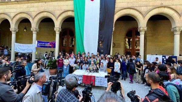 Acampada por Palestina UB: “No nos iremos hasta ver que toda la cadena de complicidades de la Universidad, el Gobierno de coalición y la Generalitat cesan con el Estado de Israel”