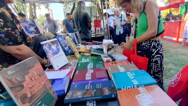 Feria del Libro : ¿Por qué la juventud tiene que leer el Manifiesto Comunista? 