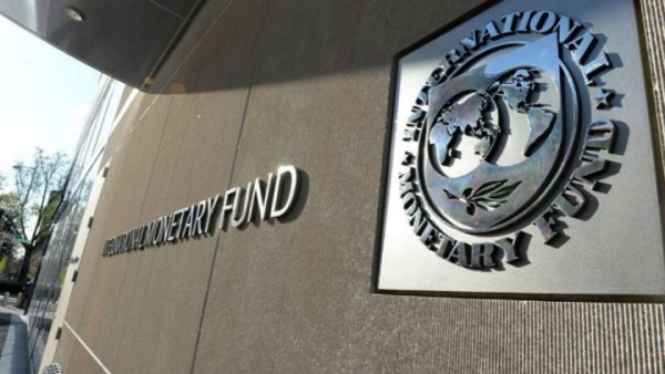 El FMI desmintió a Caputo y negó negociaciones para envío de fondos a la Argentina