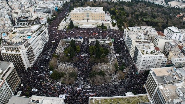 Multitudinaria movilización y huelga general en Grecia contra el Gobierno de derecha