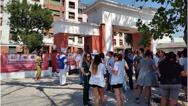 Reclamo por despido en Hospital Eva Perón de San Martín