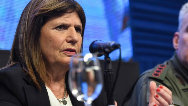 Bullrich lanza una campaña xenófoba contra los inmigrantes pobres