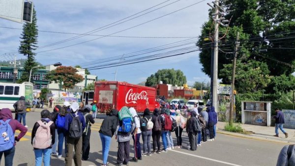 Represión contra normalistas; sección XXII CNTE respalda su lucha