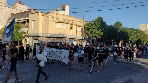 Marcha aniversario por Juancito en Villa Constitución