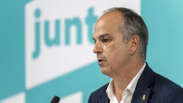 Junts despliega un discurso en clave racista hacia los migrantes en sus negociaciones con el Gobierno