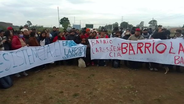 Merlo: Desalojan a 400 familias del Barrio La Resistencia y hay 4 detenidos, entre ellos una joven madre